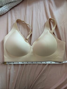 2 Shapecurve Seamless Deep V Push-Up Wireless Bra - Black & Nude Pink Size Small